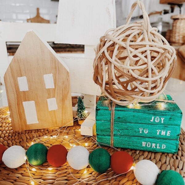 Christmas Mini Wooden Book (Maria) - Image 8